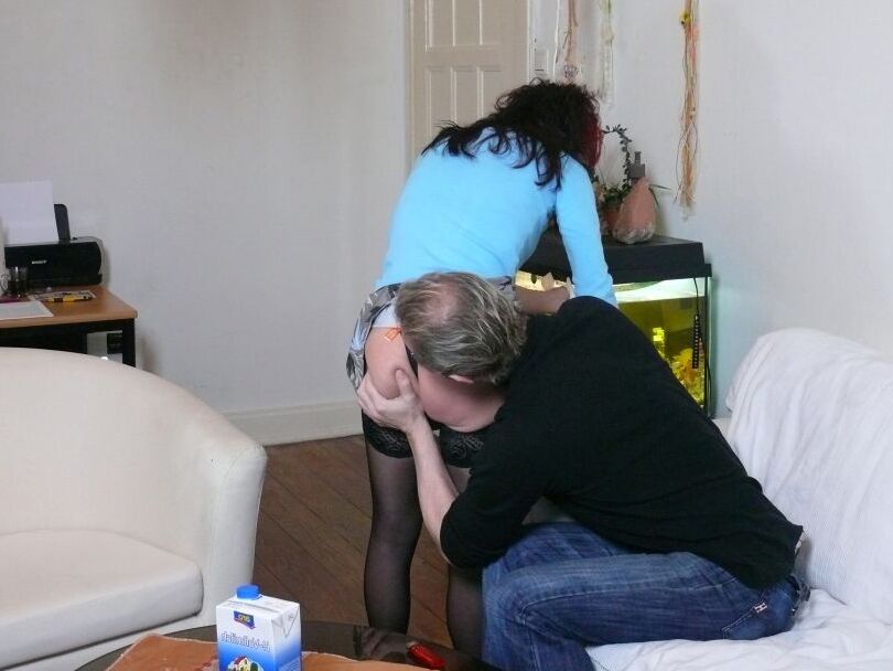 12P María, ama de casa mayor, engaña a su marido con un amigo suyo