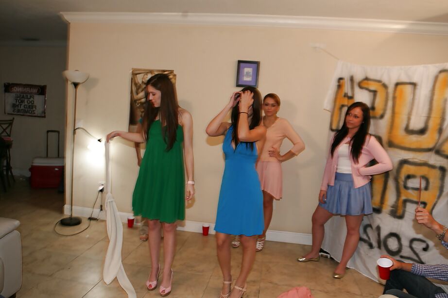 16P Lesbian party with reality beauties kissing and showing their asses