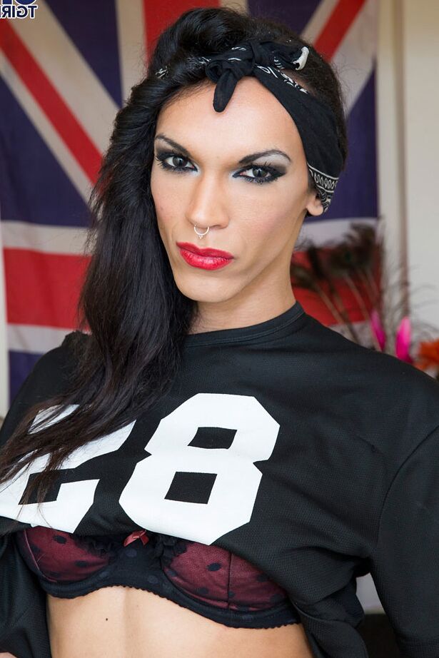 15P DARK, sultry and sophisticated TS Jazmin has already caused us to blow our