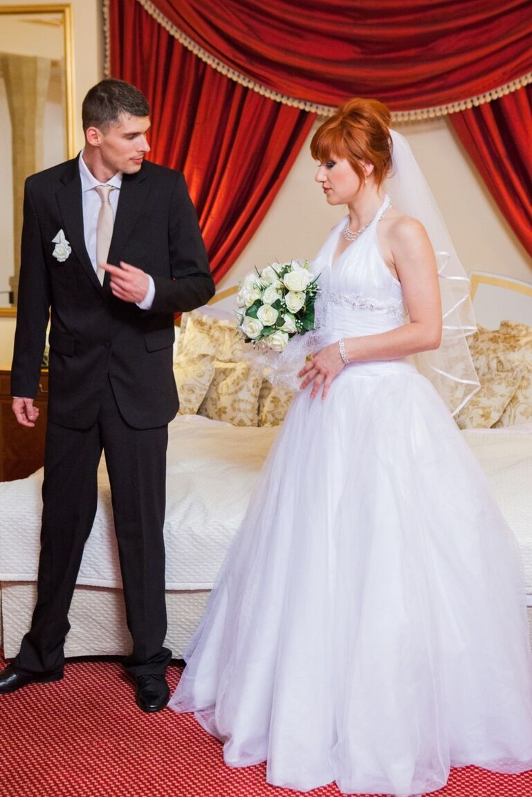 21P Noiva checa ruiva Lucy Bell sendo fodida duas vezes no dia do casamento