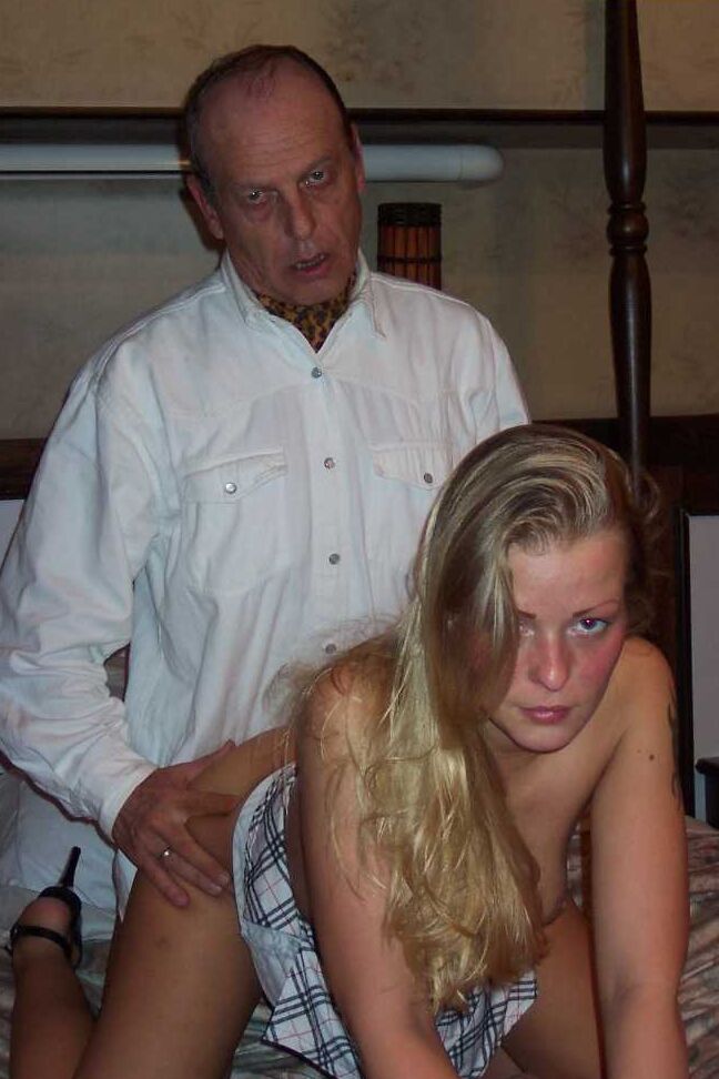 12P Young amateur Zafira bends over a bed to get dicked by an old guy
