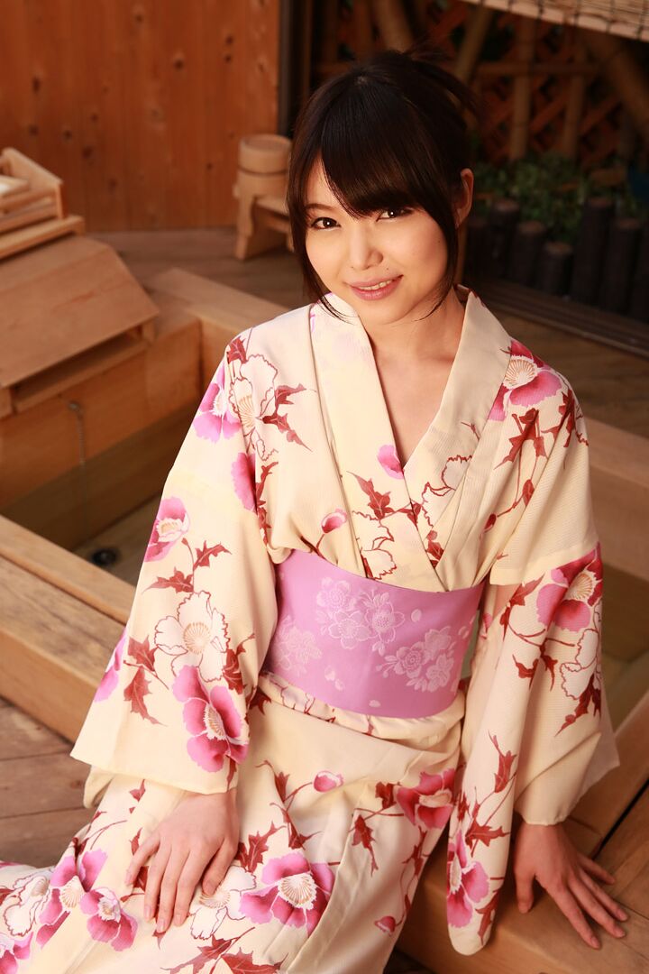 20P Asian Shino Aoi tries a dick before getting fucked and creampied in a sauna