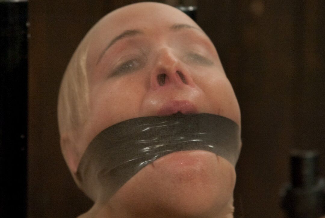 21P Device Bondage Mellanie Monroe