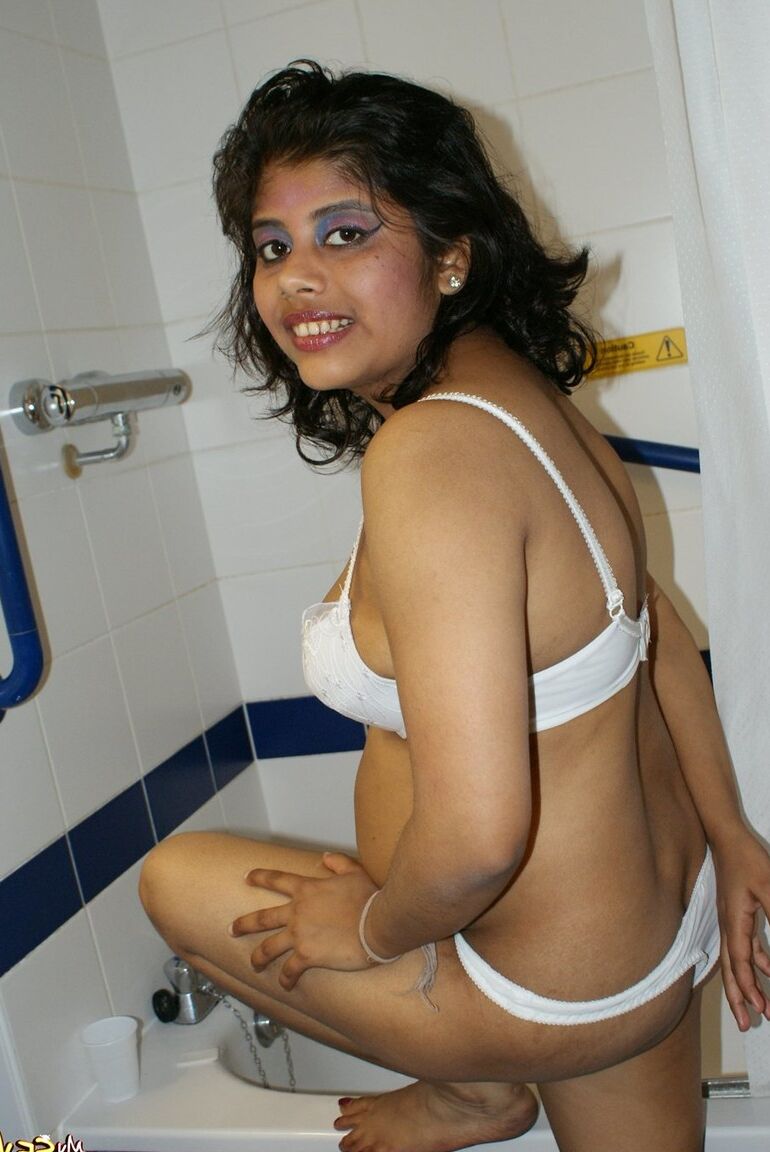 15P My Sexy Rupali indiana gostosa rupali no chuveiro