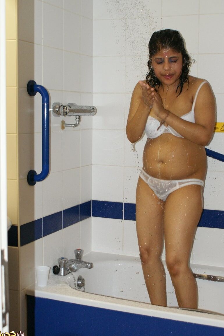 15P My Sexy Rupali indiana gostosa rupali no chuveiro