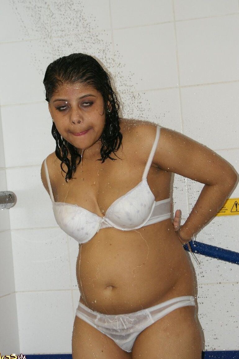15P My Sexy Rupali indiana gostosa rupali no chuveiro