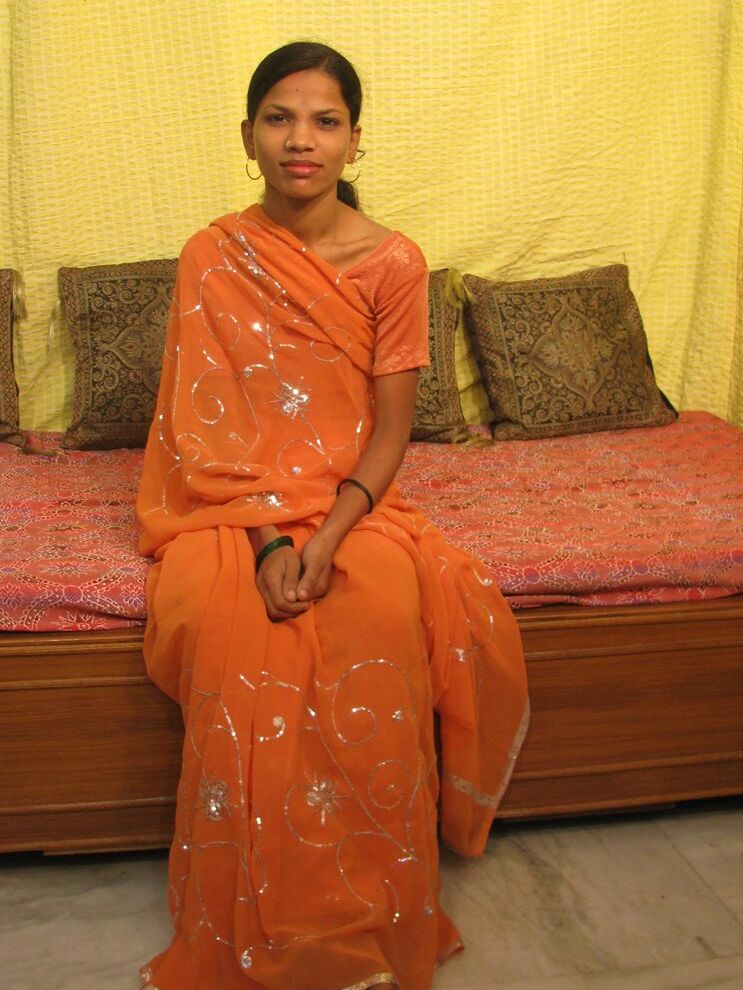 15P Indian Sex Lounge Esfregando o clitóris