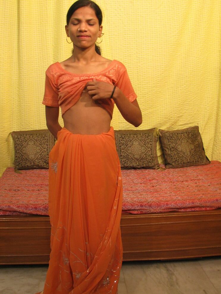 15P Indian Sex Lounge Esfregando o clitóris