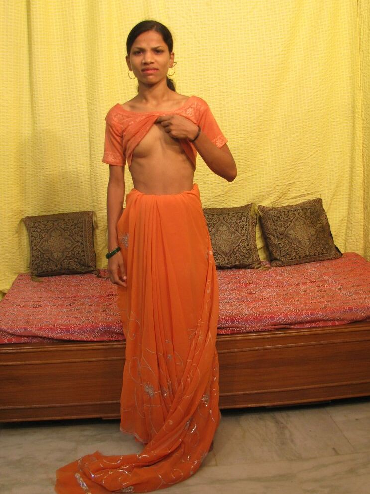 15P Indian Sex Lounge Esfregando o clitóris