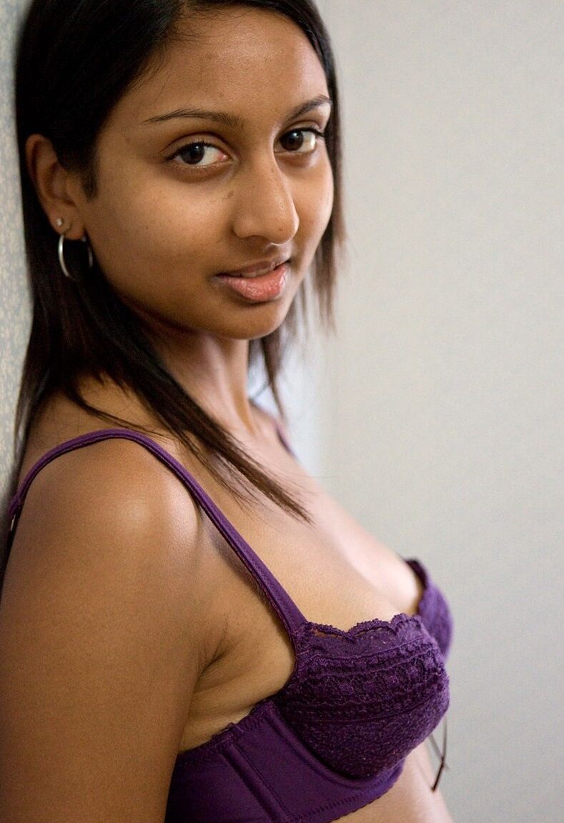13P Indian Sex Lounge Desi Gata fofa
