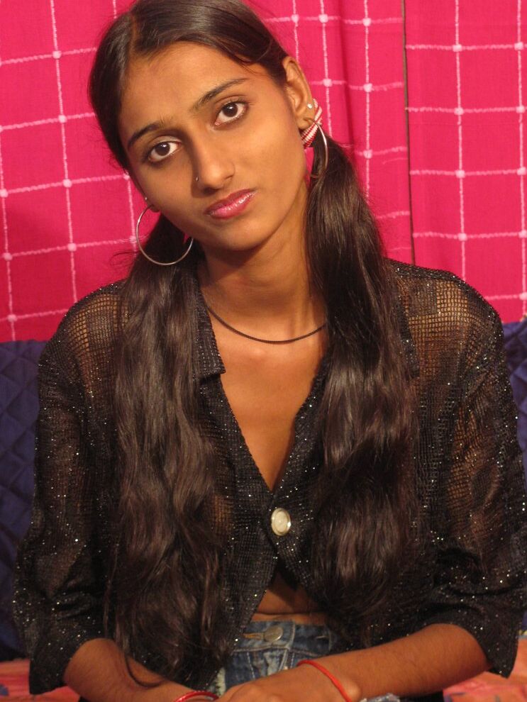 15P Indian Sex Lounge Ella lo saca todo