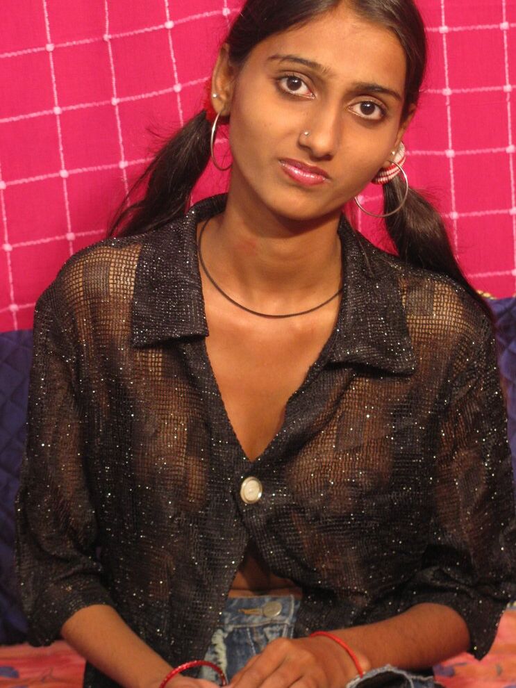 15P Indian Sex Lounge Ella lo saca todo