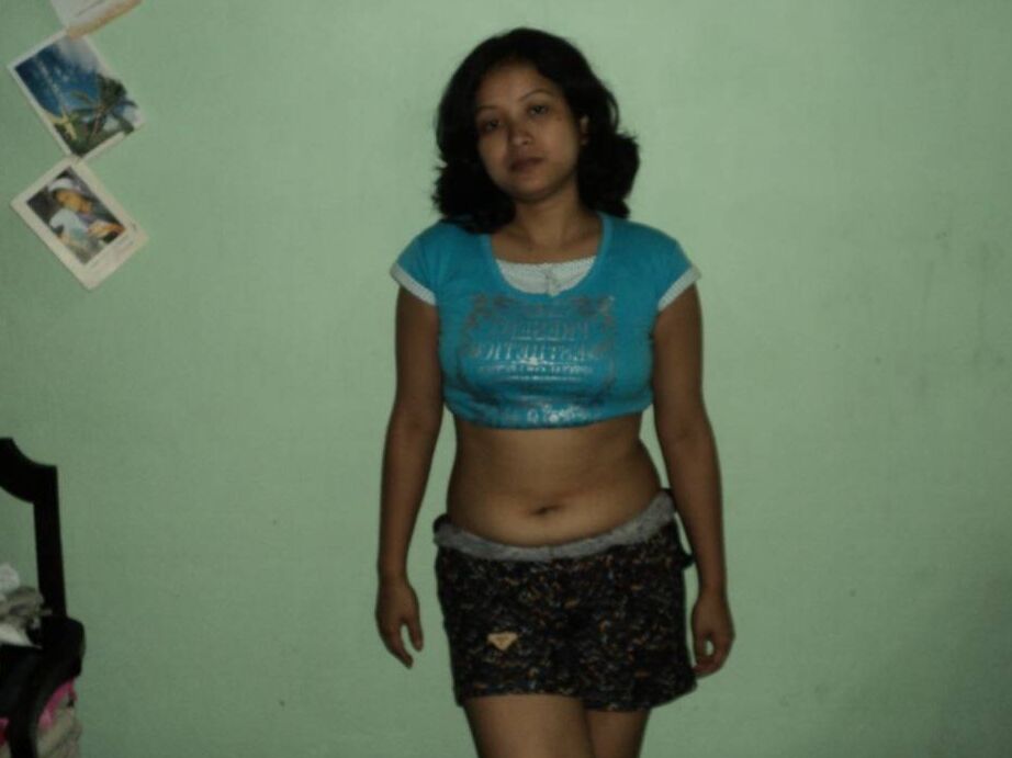 15P Padma, esposa indiana recém-casada, se exibindo