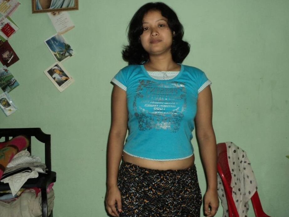 15P Padma, esposa indiana recém-casada, se exibindo