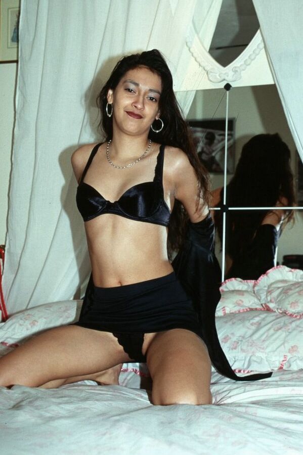 15P Platinum Indian Nena india en lencería sexy
