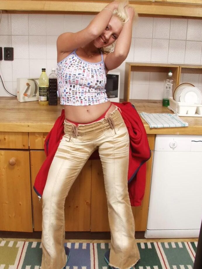 21P Hungarian Honeys Sofia Lynn