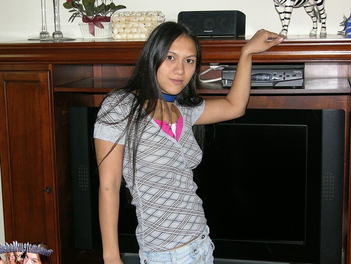 12P Amador Indiano Adolescente GirlModels Nude Kai