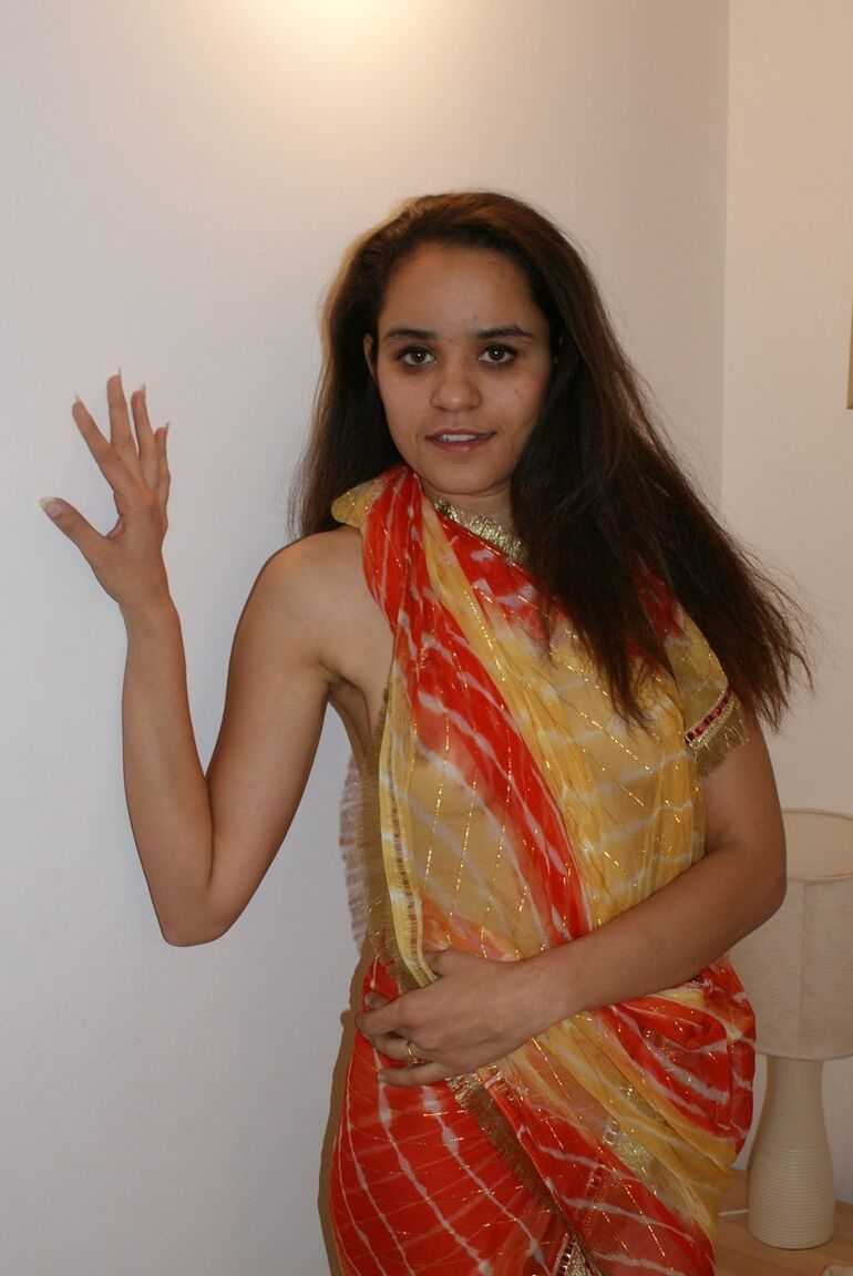 11P Unwrap seductive beauty jasmine mathur for your pleasure