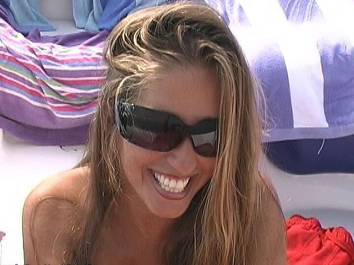 21P La sexy MILF Lori Anderson masturbándose una polla dura en cockrings hasta eyacular