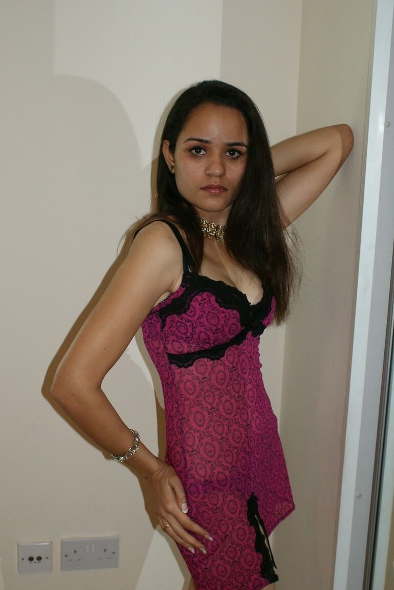 12P Jasmine in mind blowing hot camisole to show off