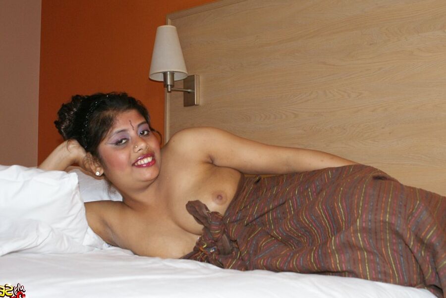 15P My Sexy Rupali rupali s'amuse avec son petit ami