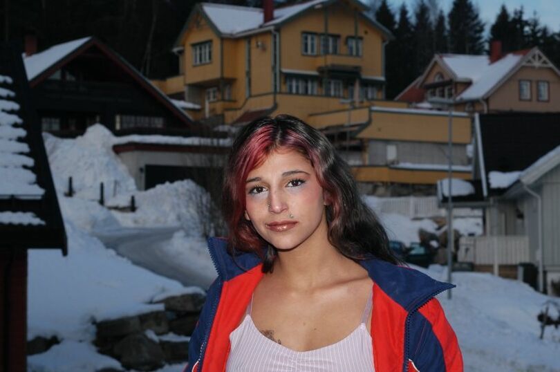 21P Platinum Indian Sexy indischer Teenager, der angibt