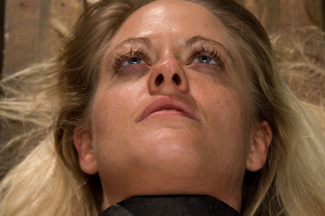 21P Appareil Bondage Holly Heart