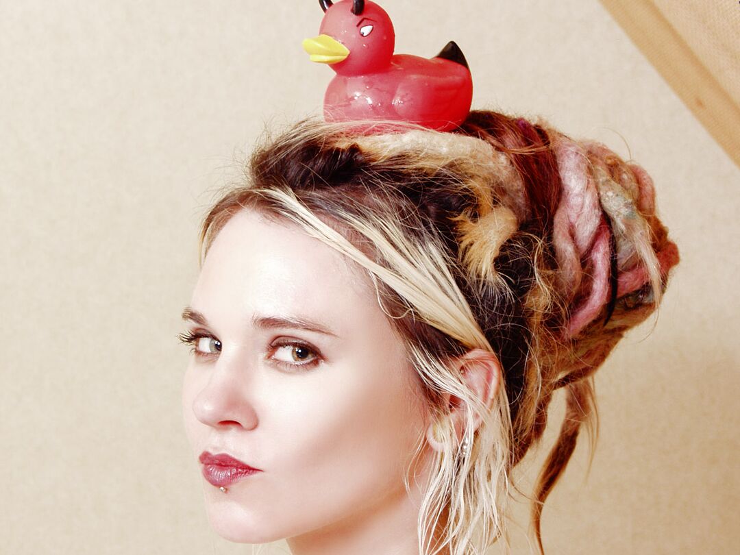 Chicas pin up alternativas de 15P toman juntas el jacuzzi