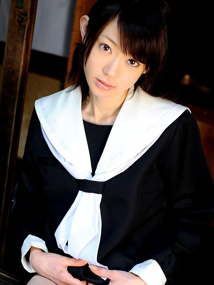 12P A adolescente japonesa inocente Aoba Ito tem sua buceta brutalmente brincada