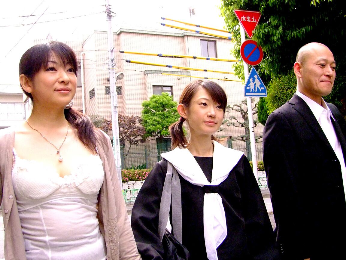 12P A adolescente japonesa inocente Aoba Ito tem sua buceta brutalmente brincada