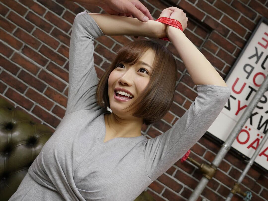 20P La japonesa tetona Mitsuha Kikukawa recibe un creampie después de ser follada duro