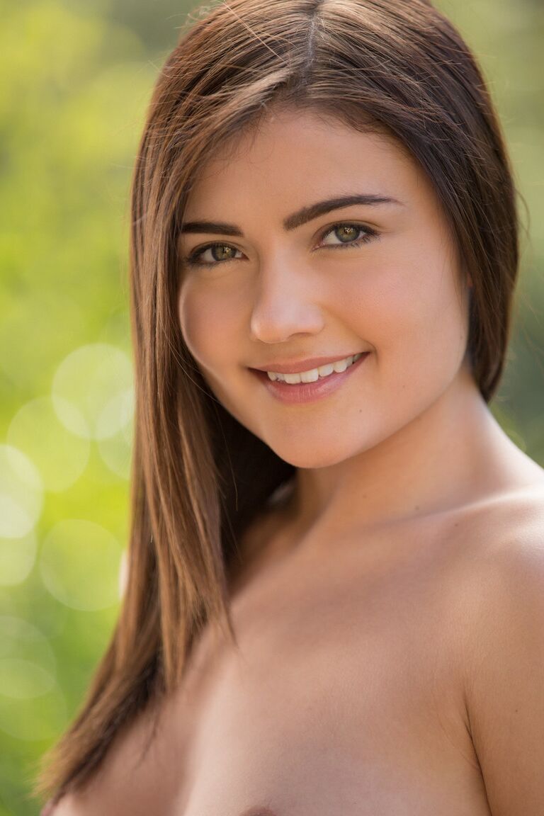 21P Adria Rae noircie, Rob Piper