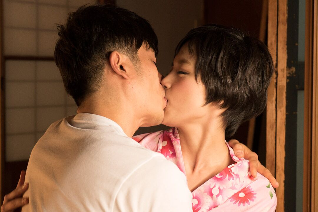 21P Asian wife Mari Haneda gets her twat filled with two cocks and cum