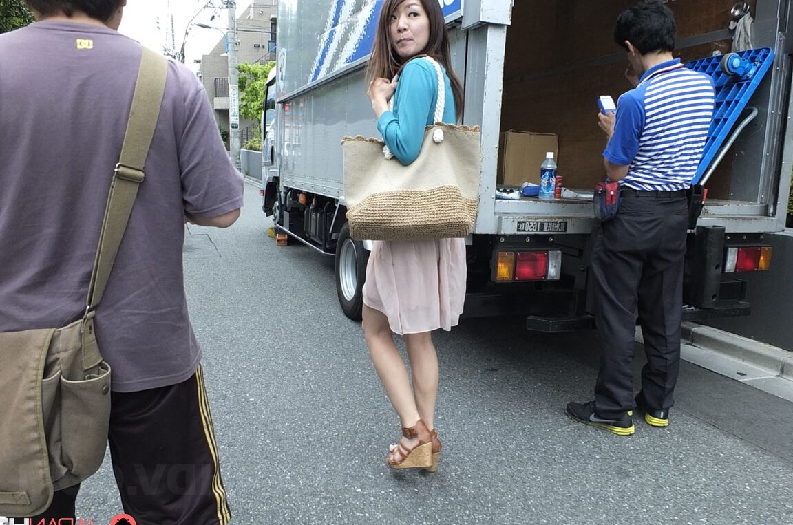 20P日本人美女松田知美が手コキする