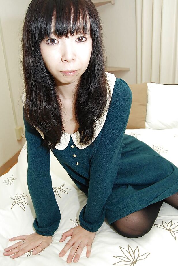 16P Asian babe Yuka Kakihara undressing and exposing her cunt in close up