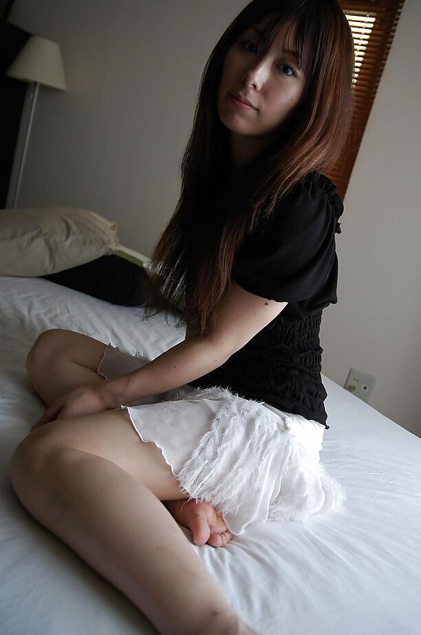 16P Asiática MILF Risa Yamane descobrindo lentamente suas curvas delgadas