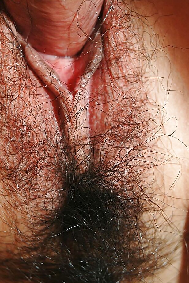 16P Tesão asiática MILF com peitos empinados Satomi Endou dá cabeça e leva uma pancada