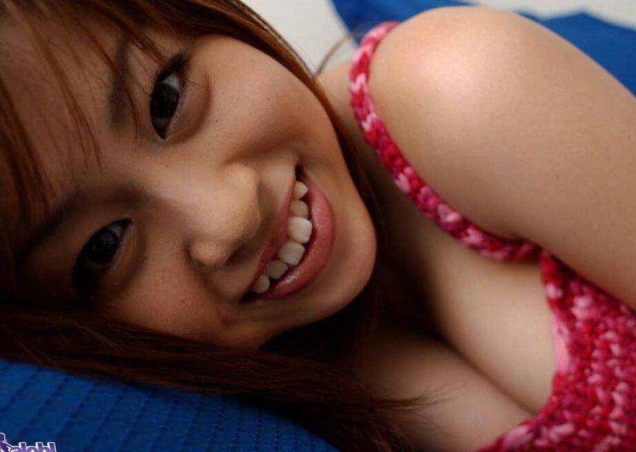 16P 日本人赤毛ルアが自然なおっぱいを露出