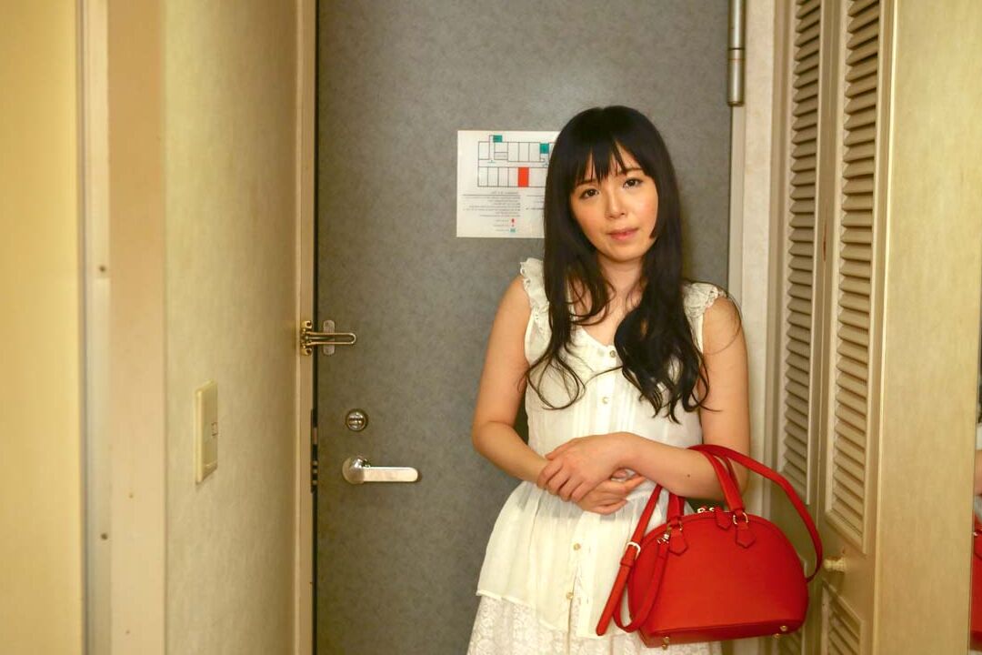 21P Asian honey with small boobs Hana Shina flaunts her ass and gets rammed