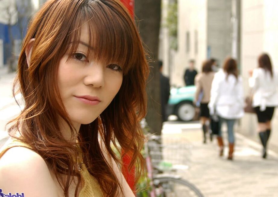 16P Japanese redhead Kurara gets totally naked on her bed before dressing again