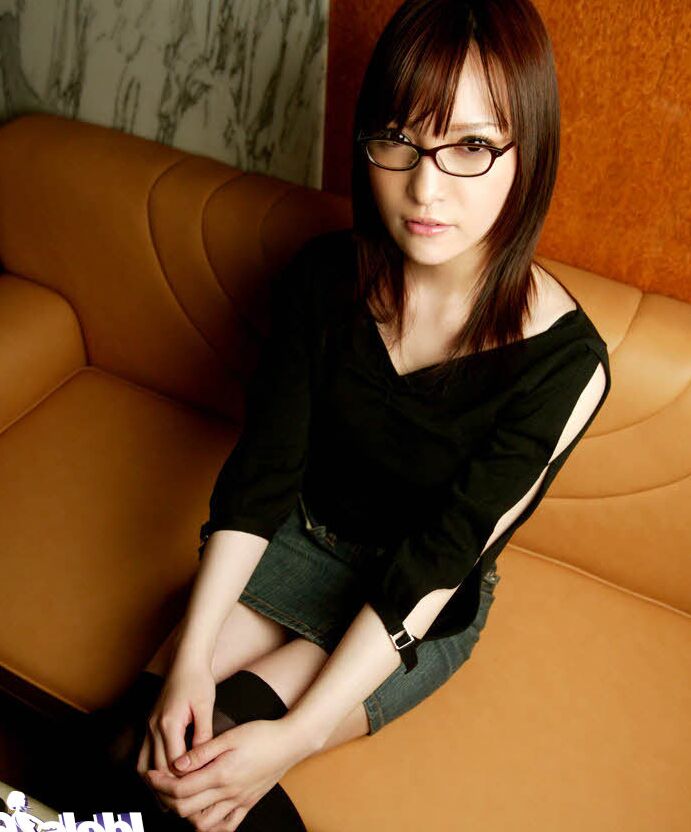 16P Alluring asian babe in glasses lets a guy to play with her hairy pussy
