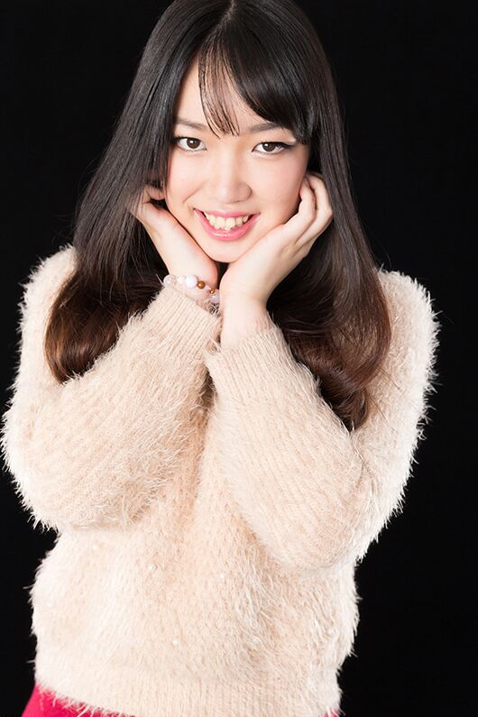 16P Gloriosa morena japonesa mostra sua buceta sexy e acaricia um belo pau no POV