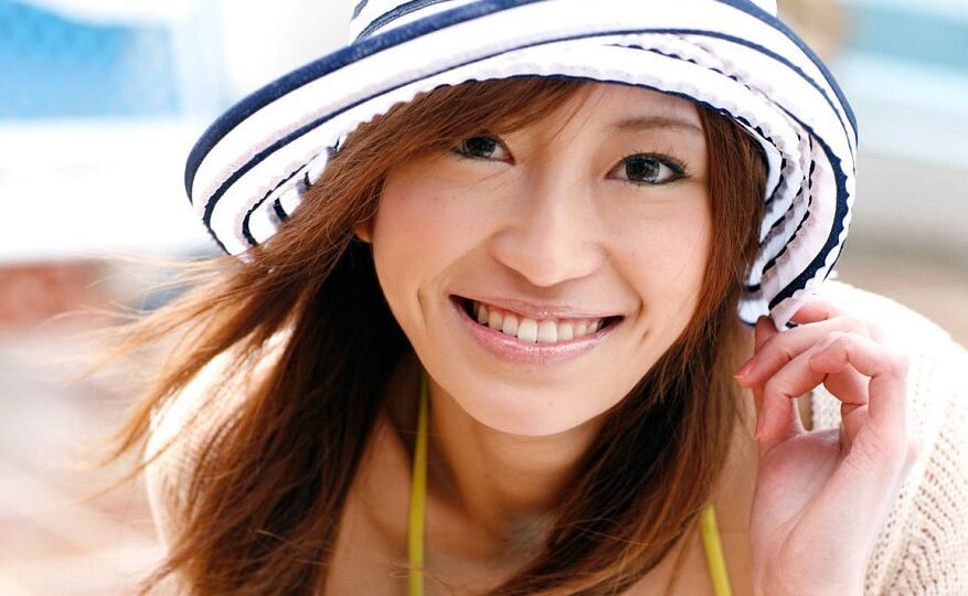 16P Japanese solo girl with red hair Yu Saotome wanders around in bikini and a hat