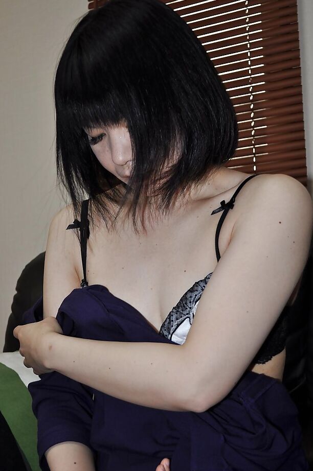 16P Asian gal Yoshie Tabata strips down and enjoys pussy toying and fingering