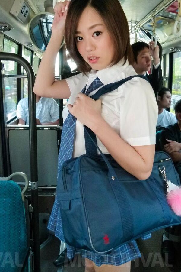 16P 沙月由奈アジア人が見知らぬ人をしゃぶって缶に触れた