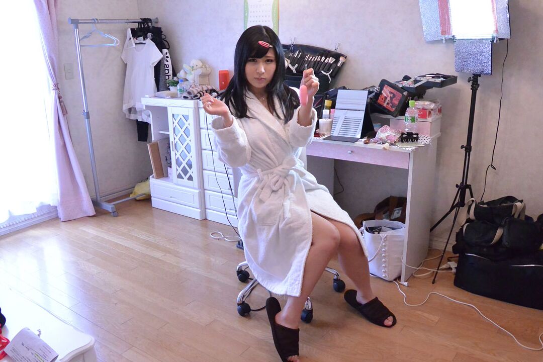 20P Chigusa Hara, jolie femme asiatique, se fait remplir la délicieuse chatte d'un creampie