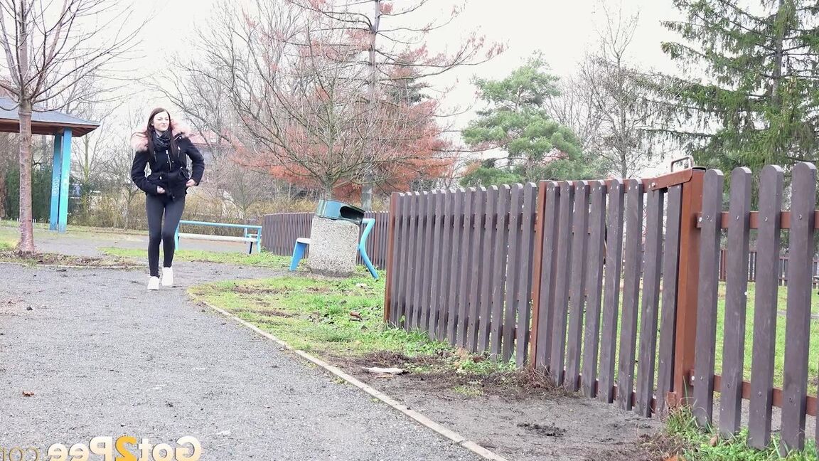 15P Sexy Katy relieves her pee desperation in public