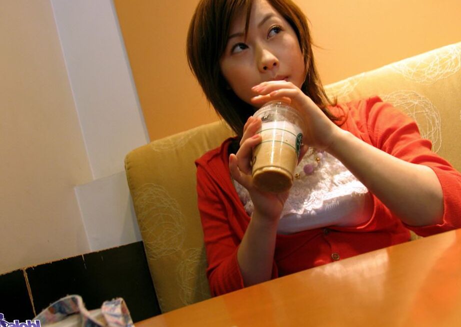 16P Japanese redhead Waka gets naked in a round bathtub during solo action