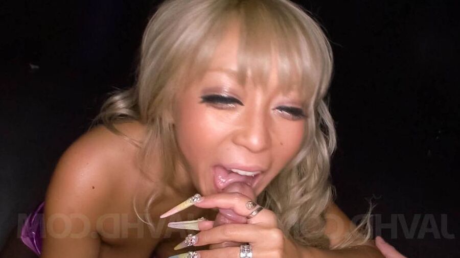 12P ムアーブ衣装を着たリナ・アイナ・アジア人が馬鹿げたフェラをして後背位でポンプされる