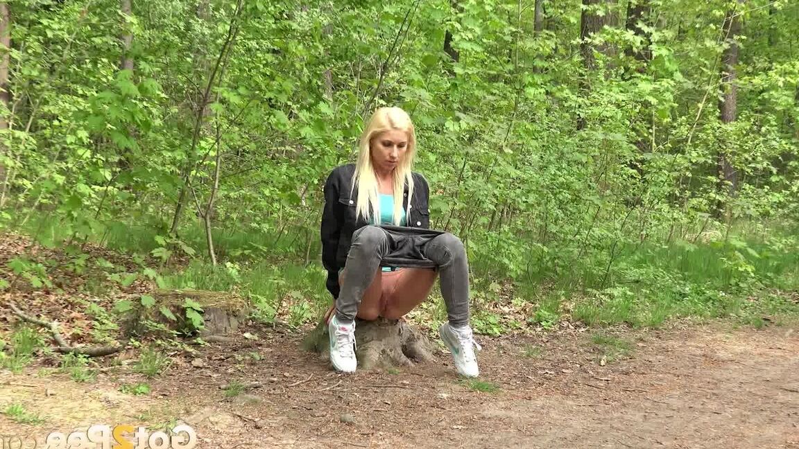 15P Pretty blonde squats and pees on woodland path